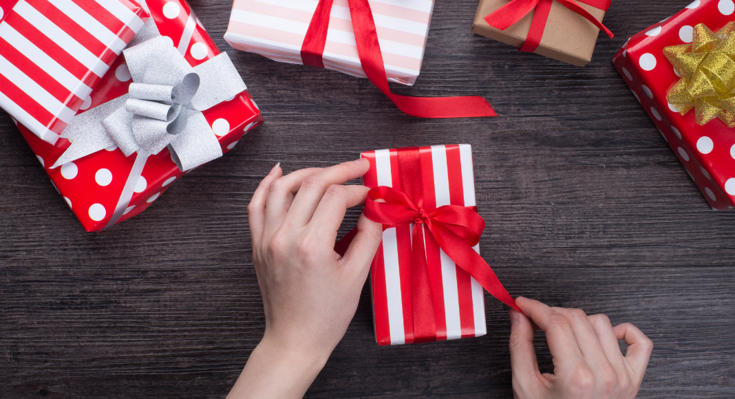 The 4 Gift Rule for Christmas, Here's Why I've Been Doing This for 5 Years