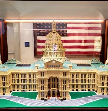 the texas capitol made with lego bricks